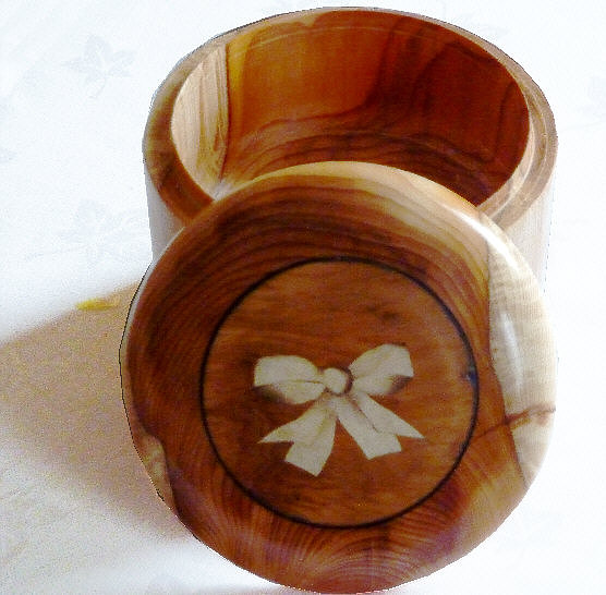 Turned box with bow inlay